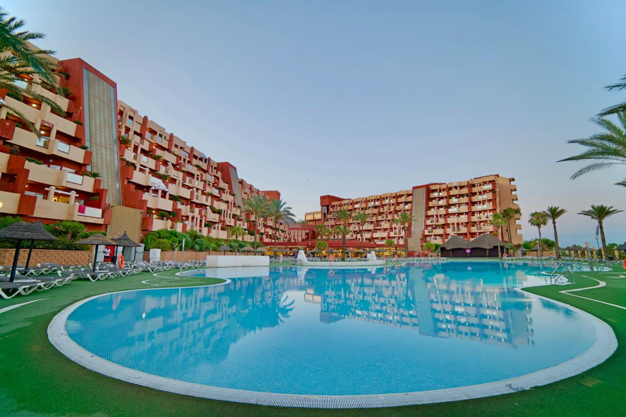 Holiday World Resort Беналмадена Екстериор снимка
